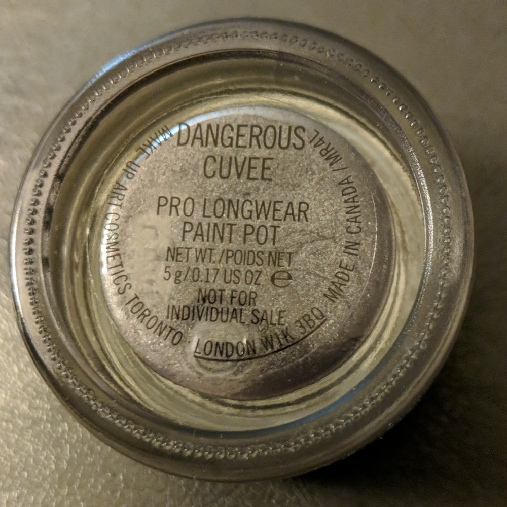 MAC Pro Longwear Paint Pot "Dangerous Curve"